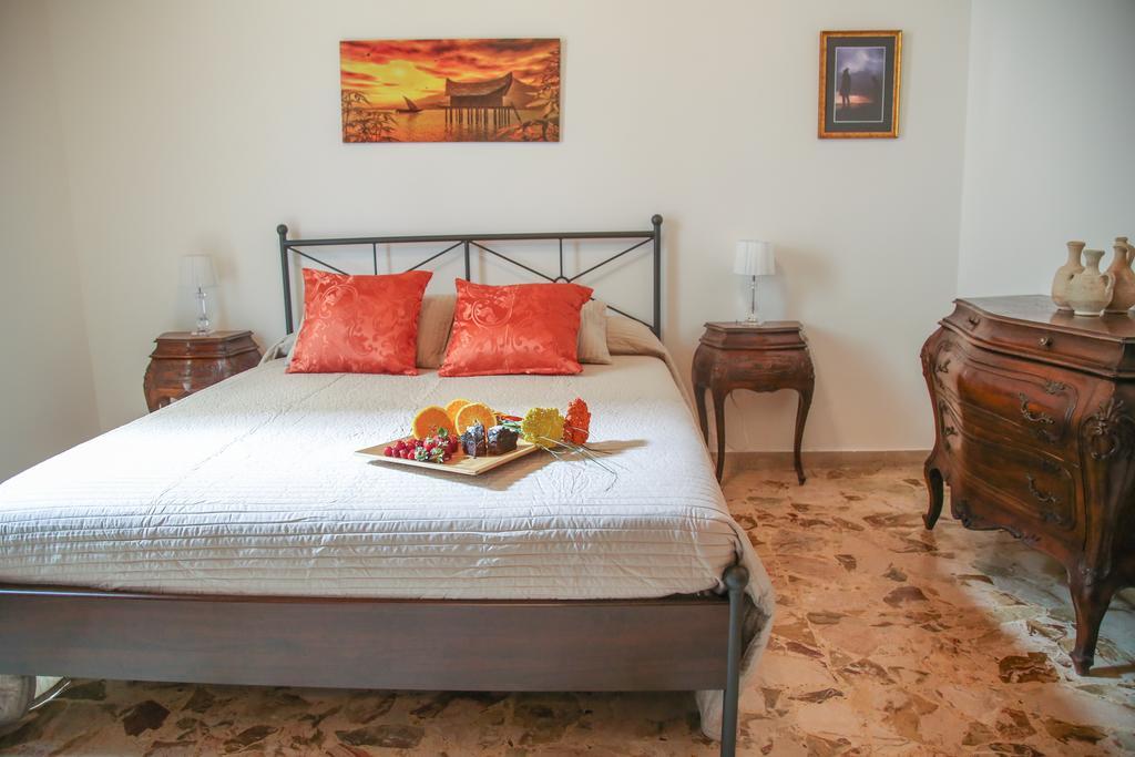 Soffio Del Libeccio B&B Syracuse Номер фото